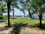 Hotel-Strand  Mittagsbuffet im Hotel Aussicht auf den Strand und Meer (TH).